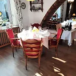 Zur Brücke 3*