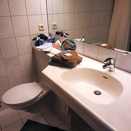 Ξενοδοχείο Zur Bruecke 3*