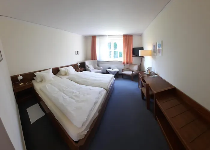 Zur Bruecke ホテル ケーヴェラアー